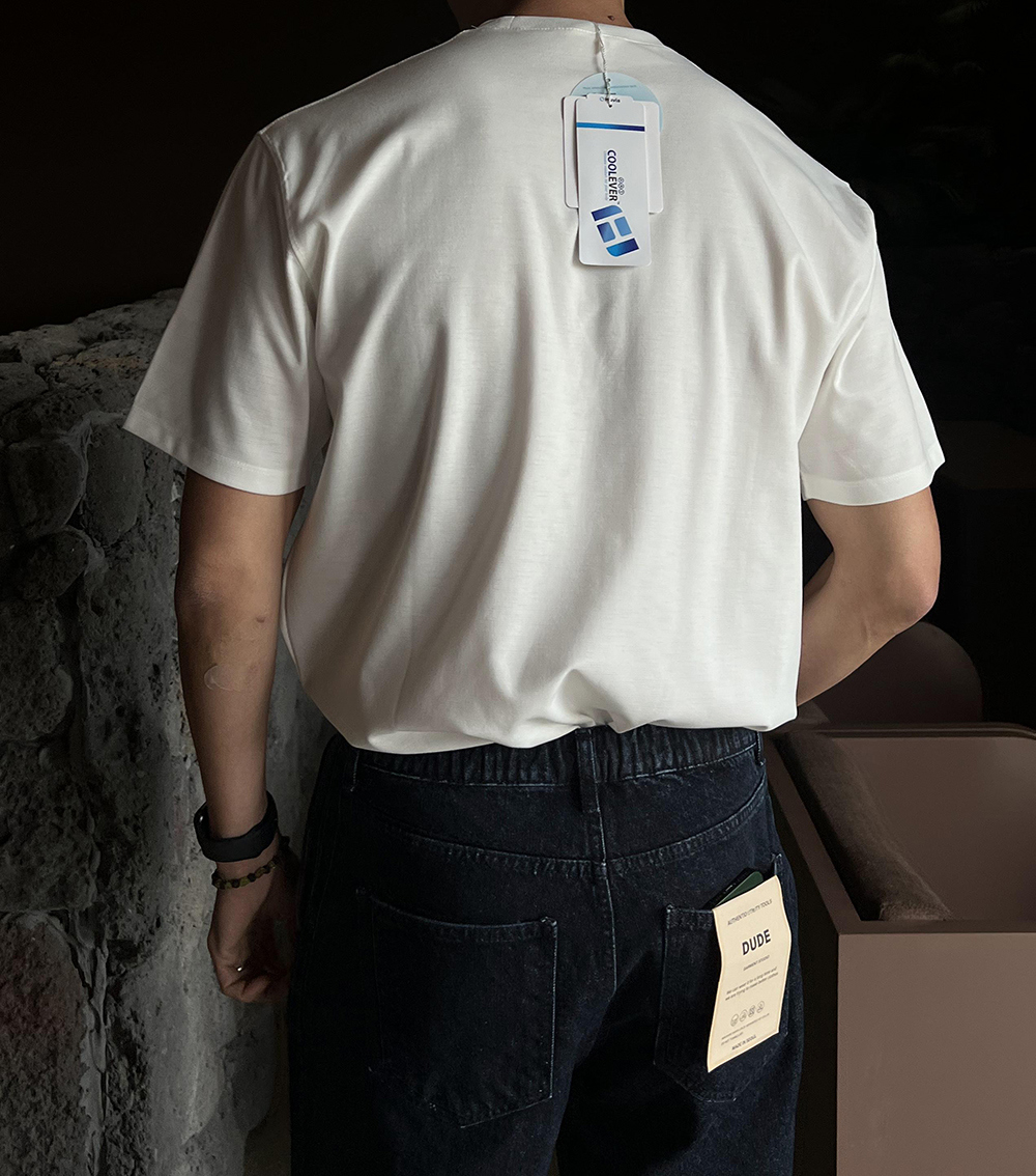 반팔 티셔츠 모델 착용 이미지-S1L7